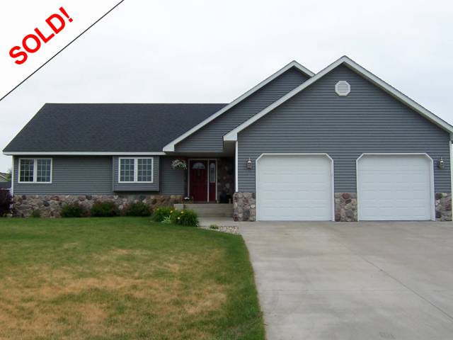 featured home, featured property, homes for sale, homes for sale in Hutchinson, hometown realty, hutchinson minnesota realtors, hutchinson mn real estate, Hutchinson MN realtors, hutchinson real estate, mcleod county real estate, homes for sale, houses for sale